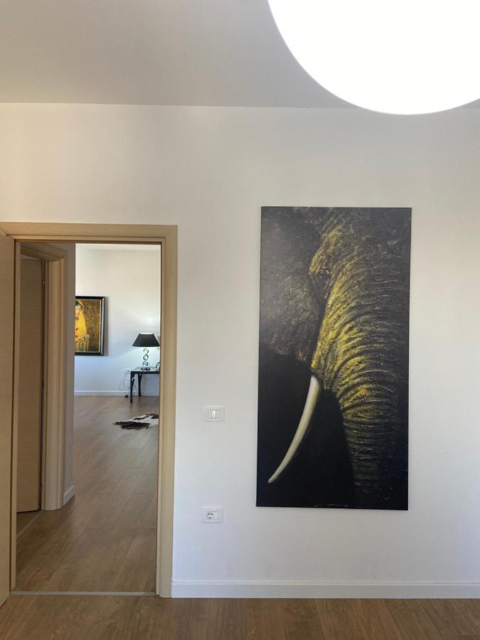 Mb Luxury Apartments Tirana Esterno foto