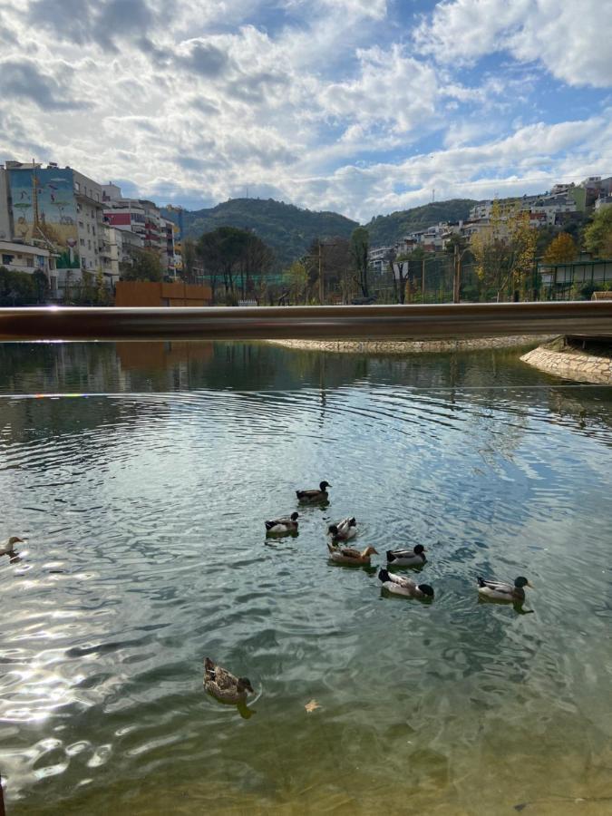Mb Luxury Apartments Tirana Esterno foto