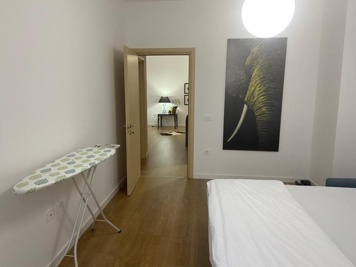 Mb Luxury Apartments Tirana Esterno foto
